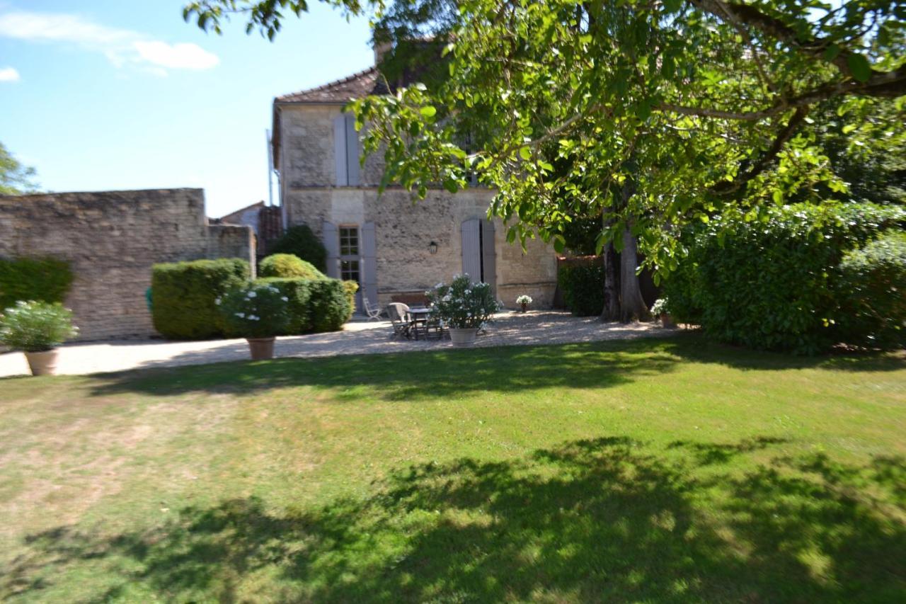 Le Petit Logis Bed and Breakfast Rouillac  Εξωτερικό φωτογραφία